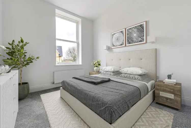 Flat For Sale in London, England