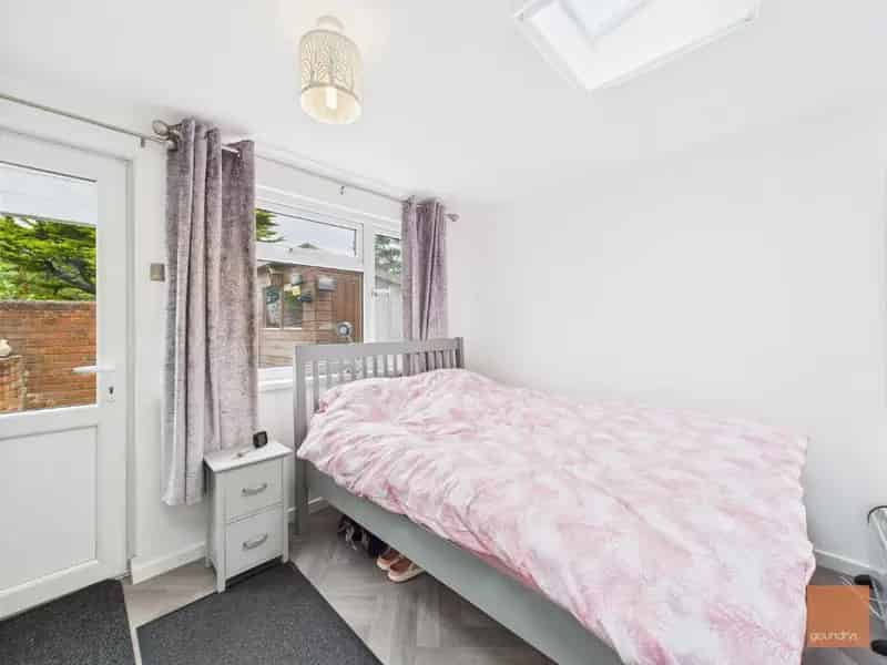 1 Bed Mid Terrace Bungalow Mount Hawke