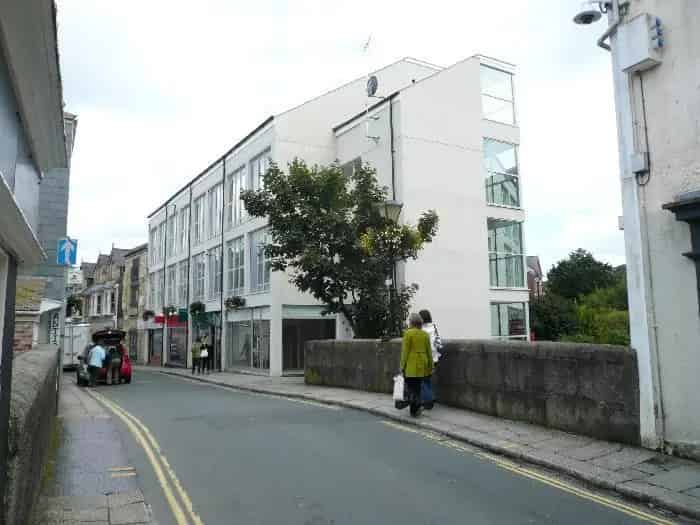 2 Bedroom Penthouse Apartment to Rent City Centre
