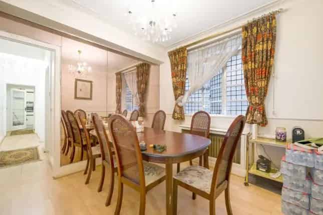 3 Bedroom Apartment for Sale in Portman Square Marylebone London