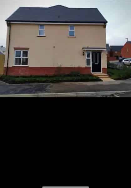 3 Bedroom House Augusta Park Andover Close to Schools and Parks