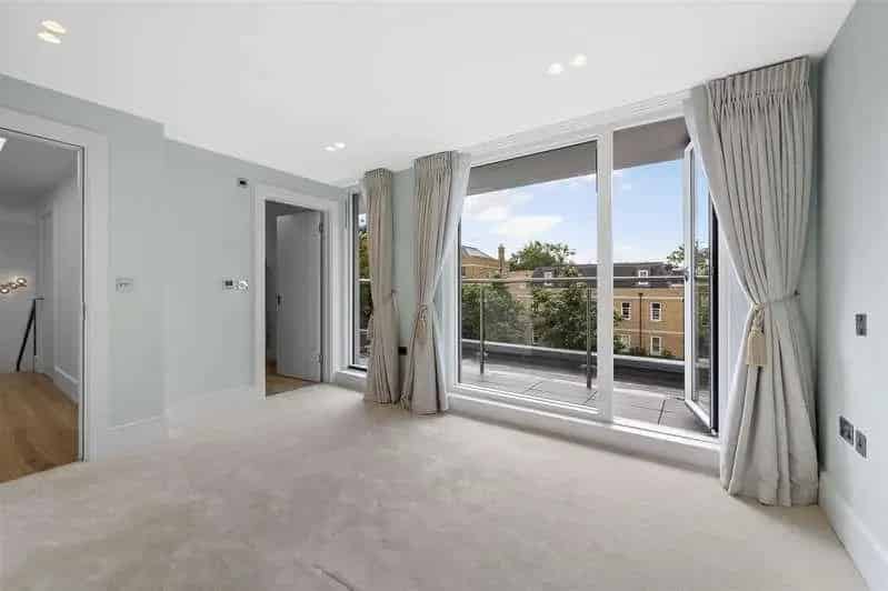 5 Bedroom House for Sale near Wimbledon Common