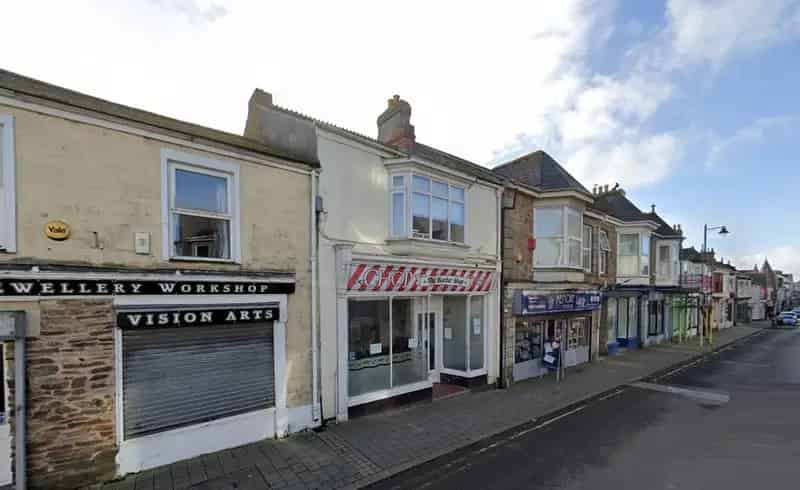 Camborne Investment Property: Shop 2 Flats 10.6% Yield