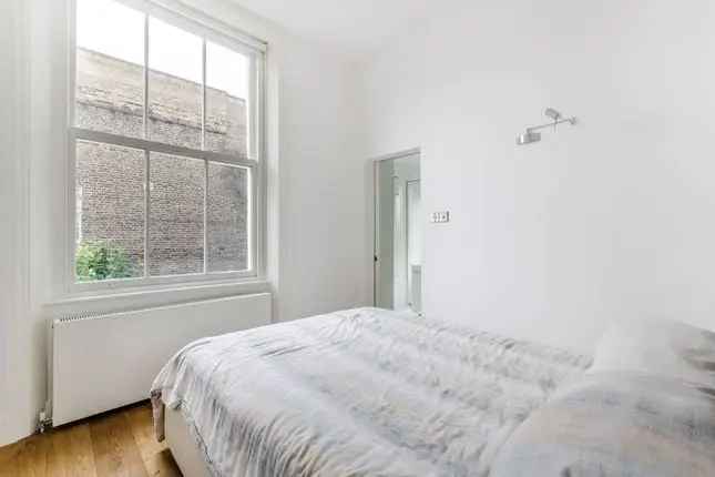 Flat to rent in Coleherne Road, Chelsea, London SW10