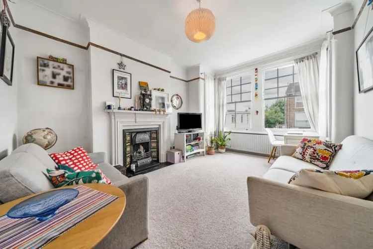 Flat For Sale in London, England