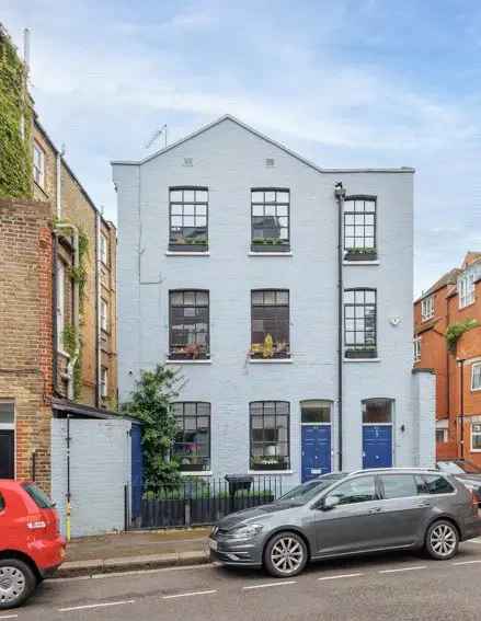 Apartment For Sale in London, England