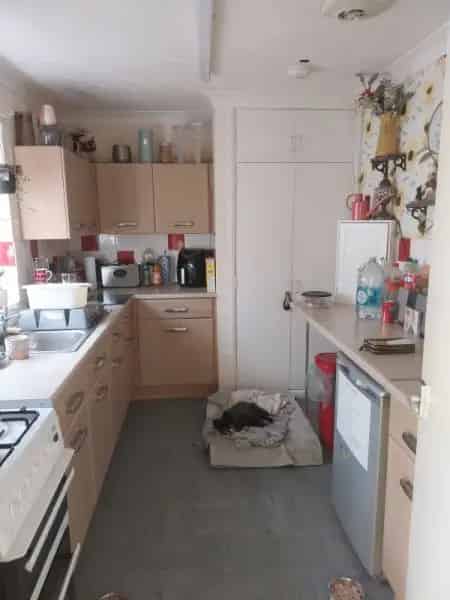 Spacious House with Large Garden and Sheds Near Amenities