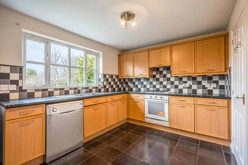 Four Bedroom Detached Villa in Dunblane