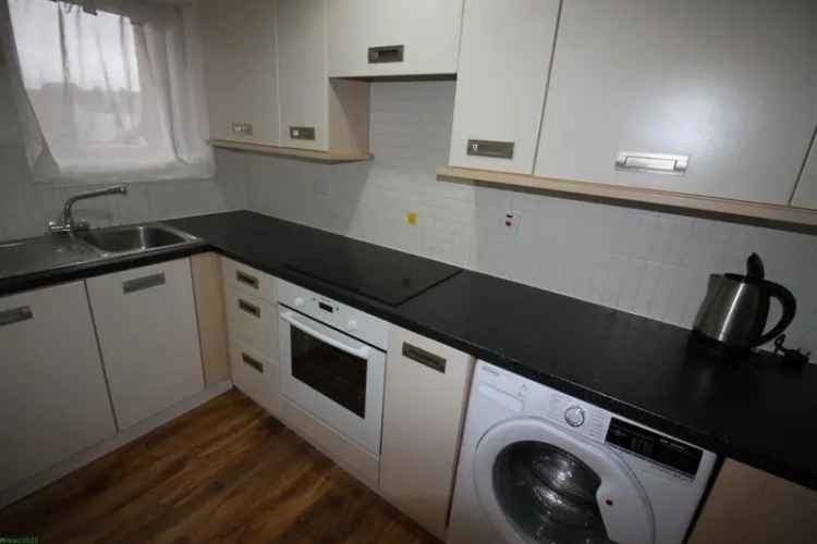 2 bedroom semi-detached house to rent