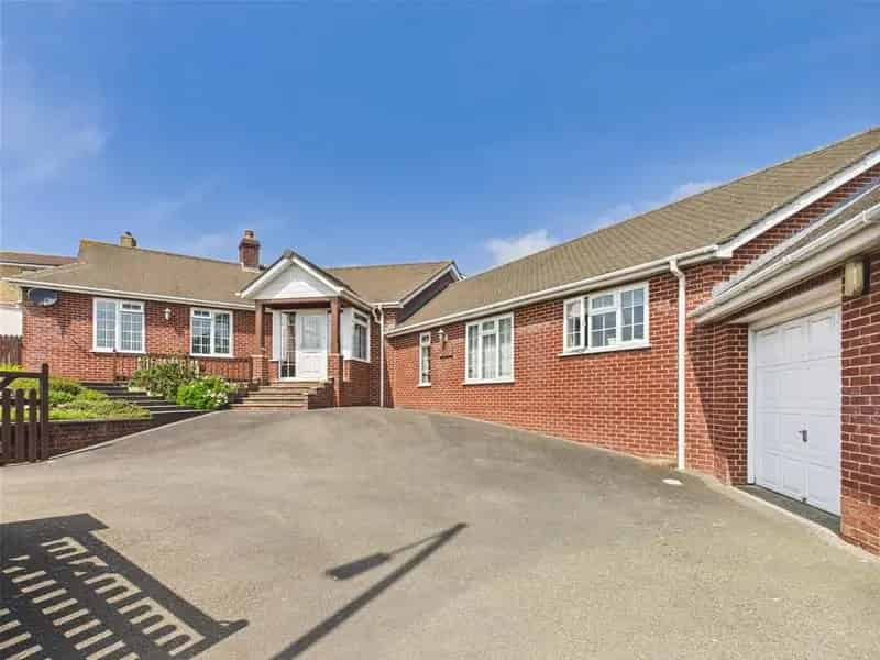 3 Bedroom Bungalow for Sale Near Town Centre and Beaches