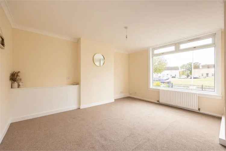 3 Bed Flat - Lower with 1 Reception Room