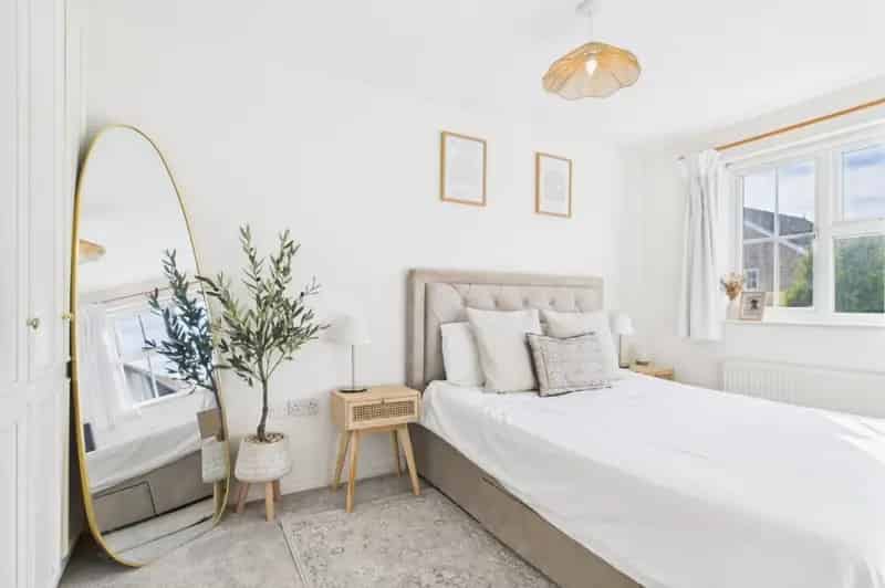 3 Bedroom End Terrace House For Sale