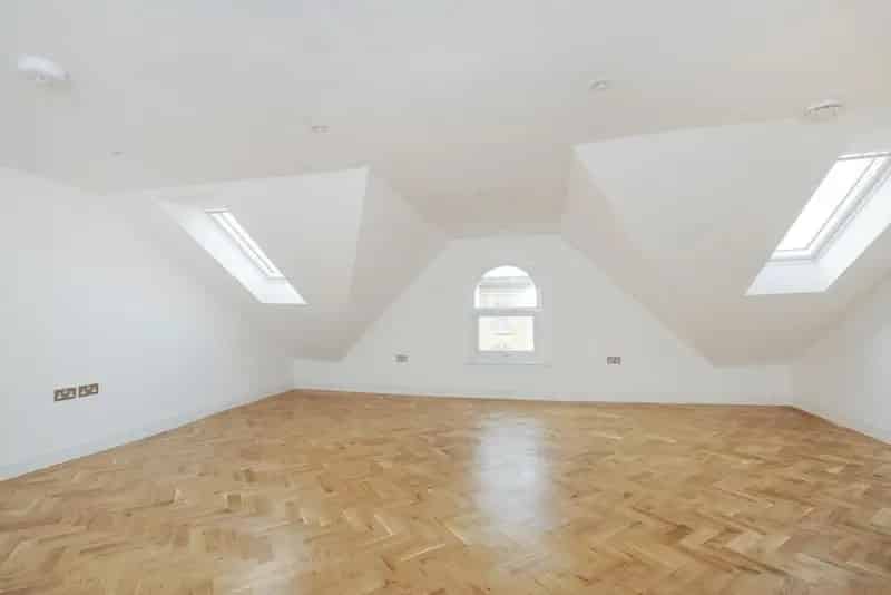 Two Double Bedroom Top Floor Apartment Wimbledon