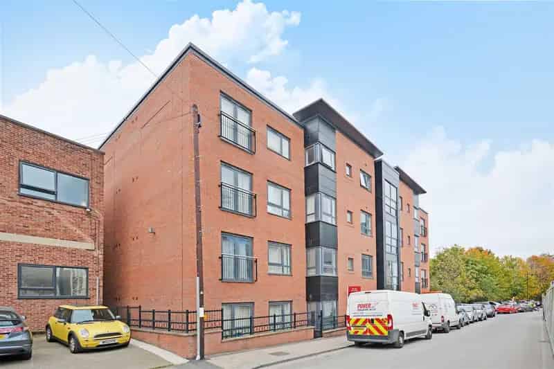 1 Bedroom Apartment City Centre - Modern & Convenient