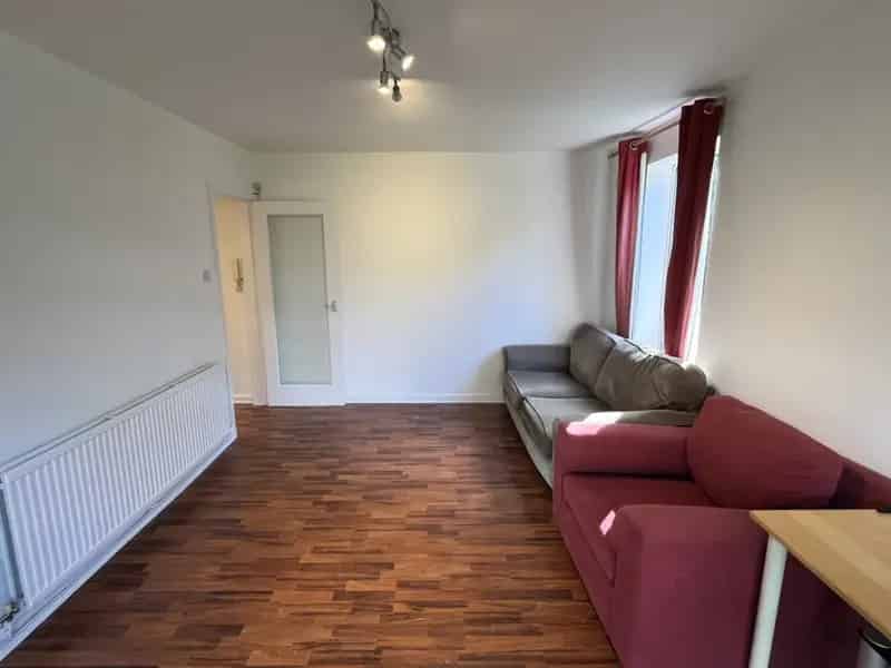 2 Bedroom Flat To Rent Available July 15 2025