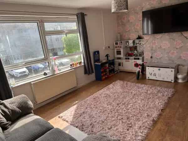 Large 2 Bedroom Maisonette for Sale