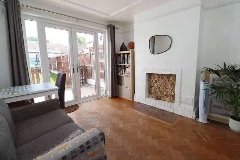 3 Bed Semi-Detached House For Sale