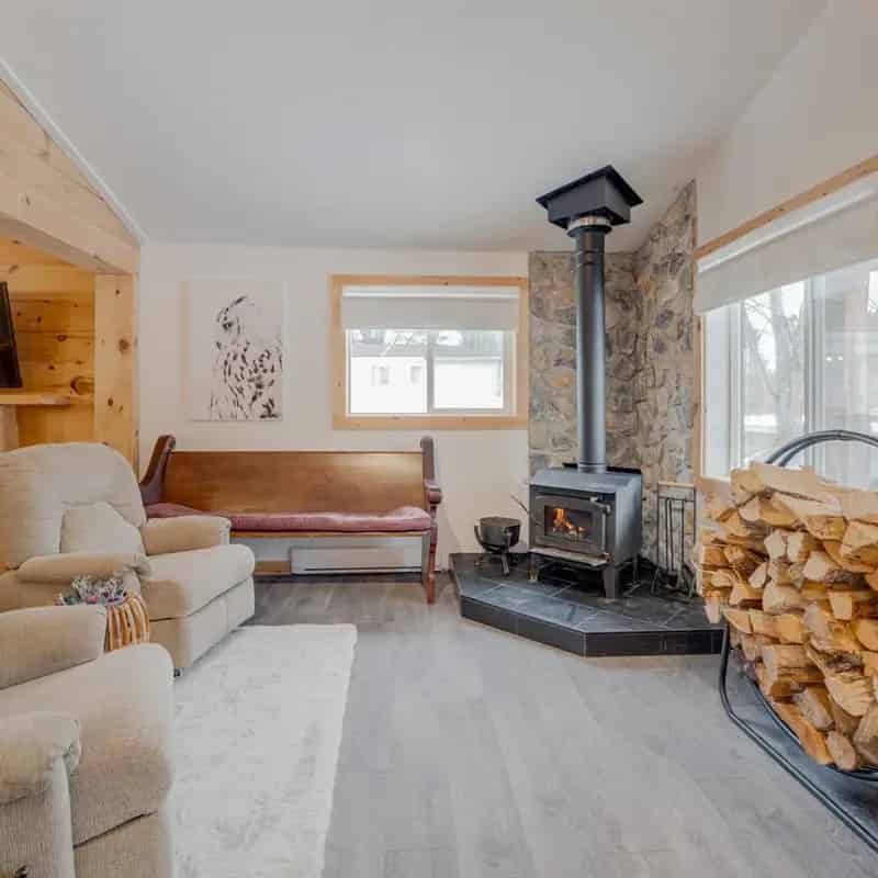 Charming 4 Season Chalet in Nature