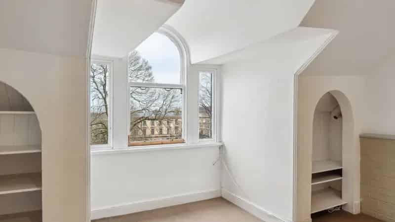 2-Bedroom Flat West End Glasgow Near Byres Road and University
