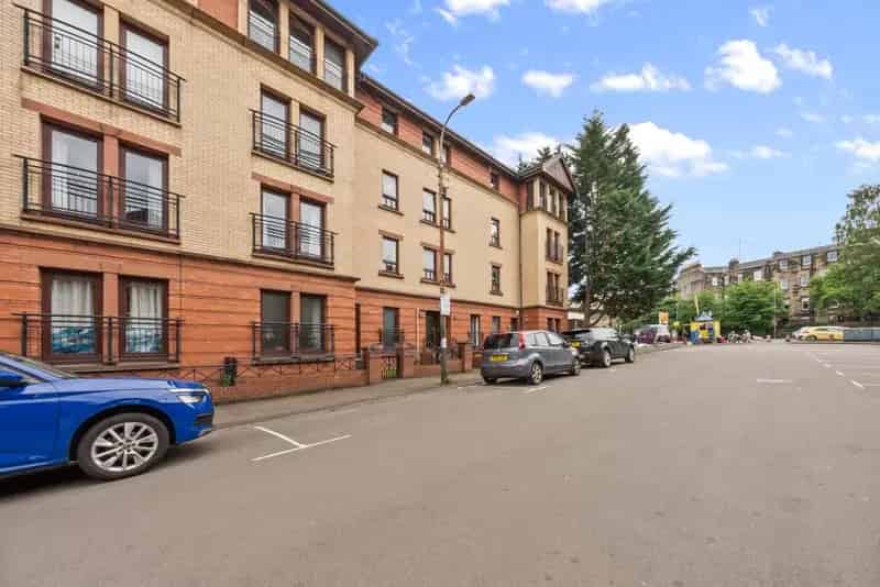 2 Bedroom Flat for Sale Glasgow West End
