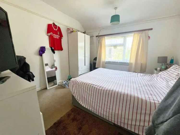 House For Sale in Kettering, England