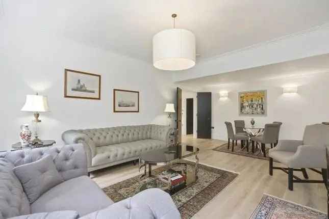 Flat to rent in Gloucester Square, London W2