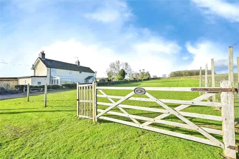 3 Bedroom Detached House for Sale in Staffordshire