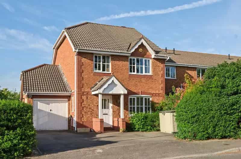4 bedroom detached house for sale