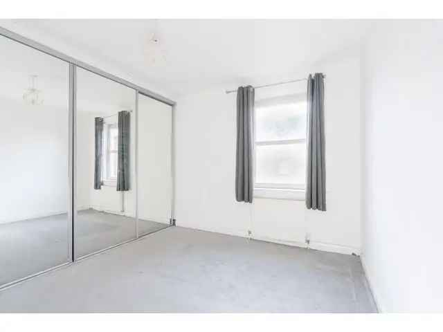 2 bedroom flat  for sale