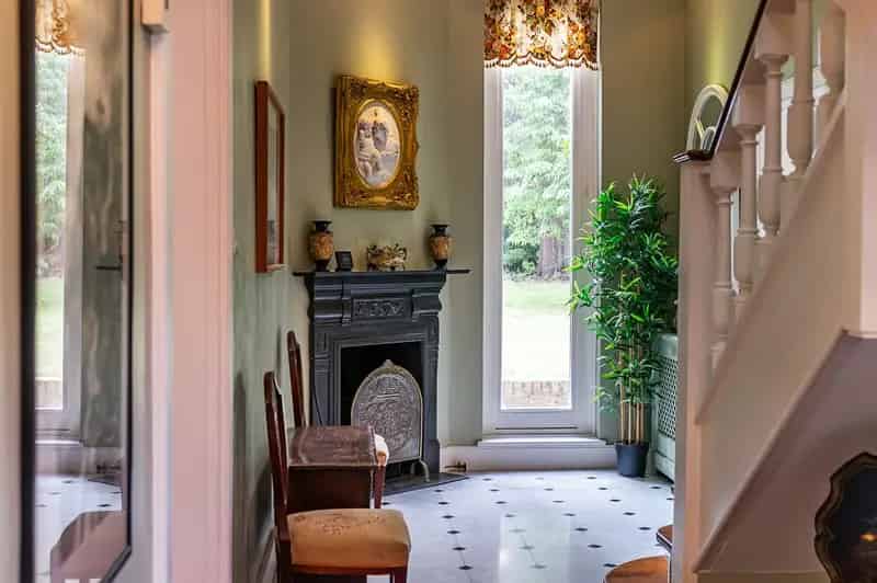5 Bedroom Detached House for Sale in East Sheen