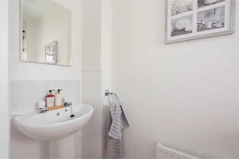 3 Bed Semi-Detached House with 2 Reception Rooms