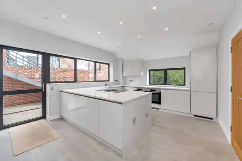 Stunning New 4-Bedroom Home Near Six-Acre Mere