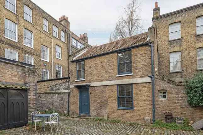 Cottage to rent in Fournier Street, Spitalfields, London E1