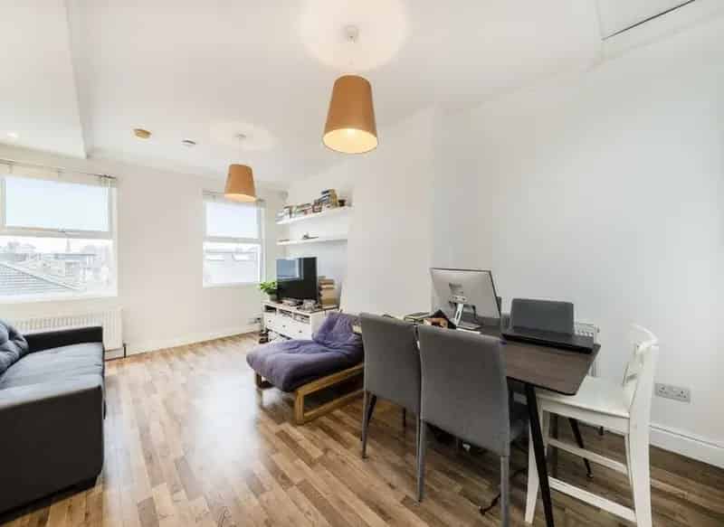 Top Floor One Bedroom Victorian Apartment - East Dulwich