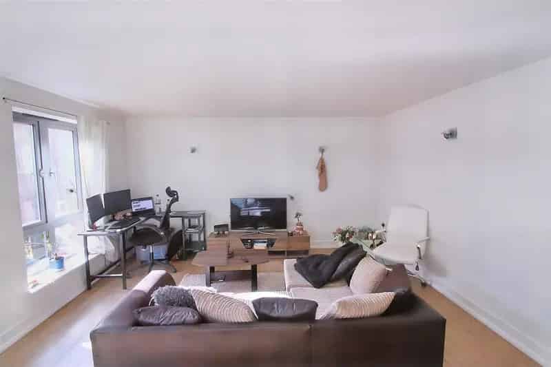 2 Bedroom Apartment House to Rent Near City Centre