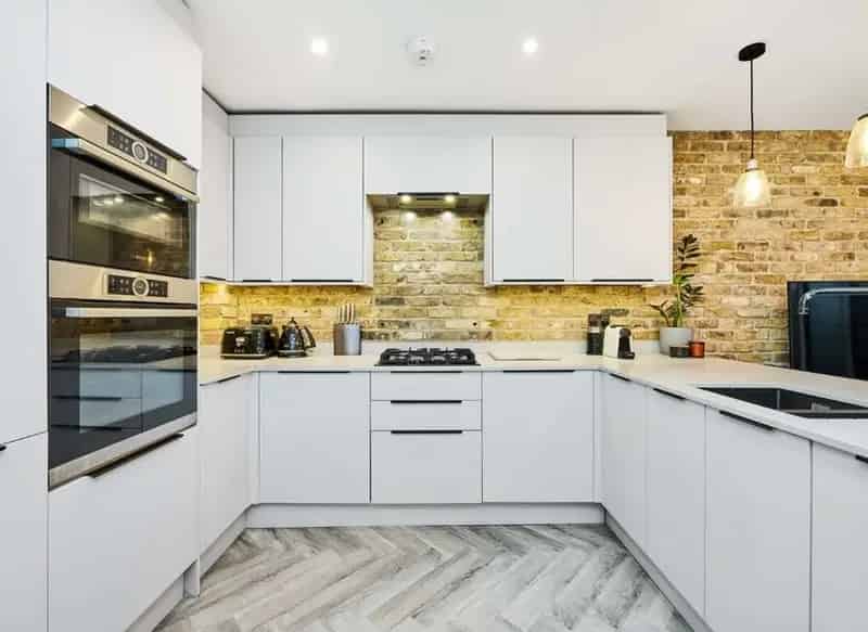 Four Bedroom Family Home Refurbished Quiet Street Private Garden