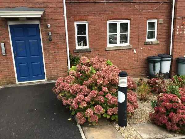 Flat For Rent in Exeter, England