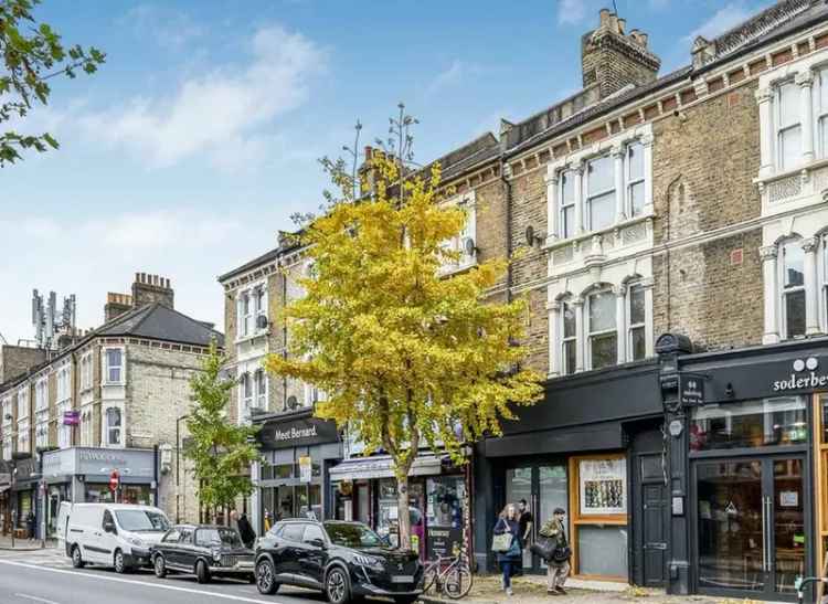 Spacious 3-Bedroom Flat in East Dulwich Lordship Lane