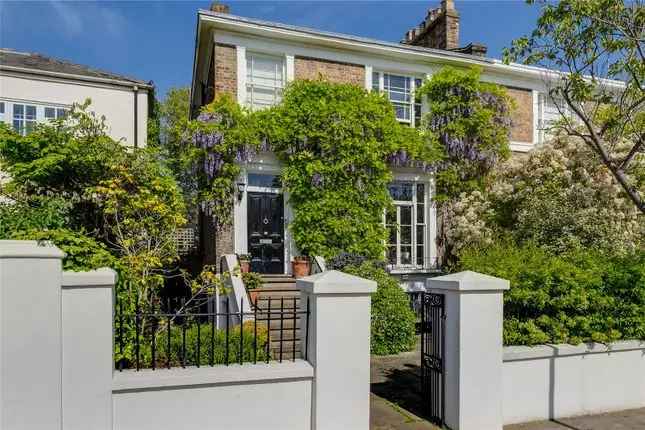 Semi-Detached House for Sale in St Johns Wood NW8