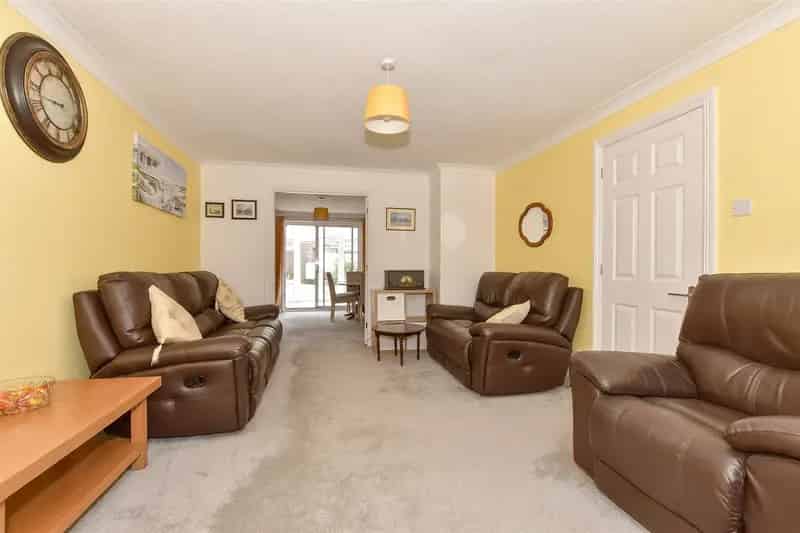 4 Bedroom Detached House for Sale in Hawkinge