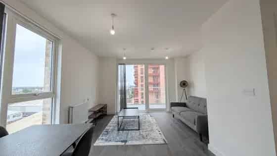 1 Bedroom Flat 60m² London - Modern, Fully Furnished