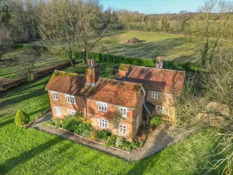 5 Bedroom Detached House Wymondham