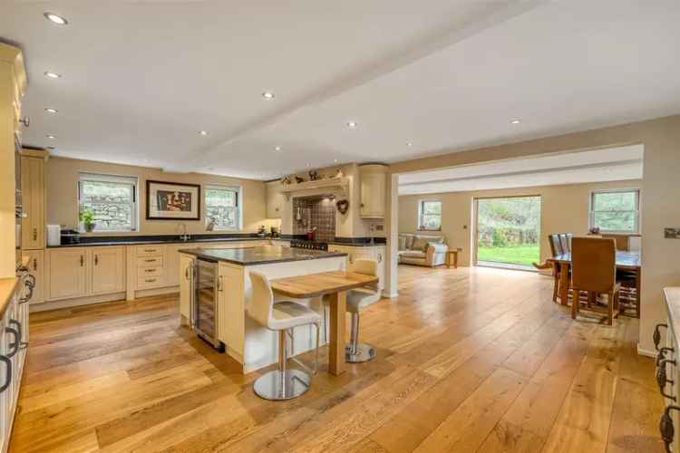 5 Bedroom Detached Farmhouse 14 Acres Richmond