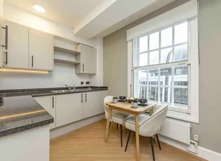 Refurbished 2-Double Bedroom Apartment Near Shops and Restaurants