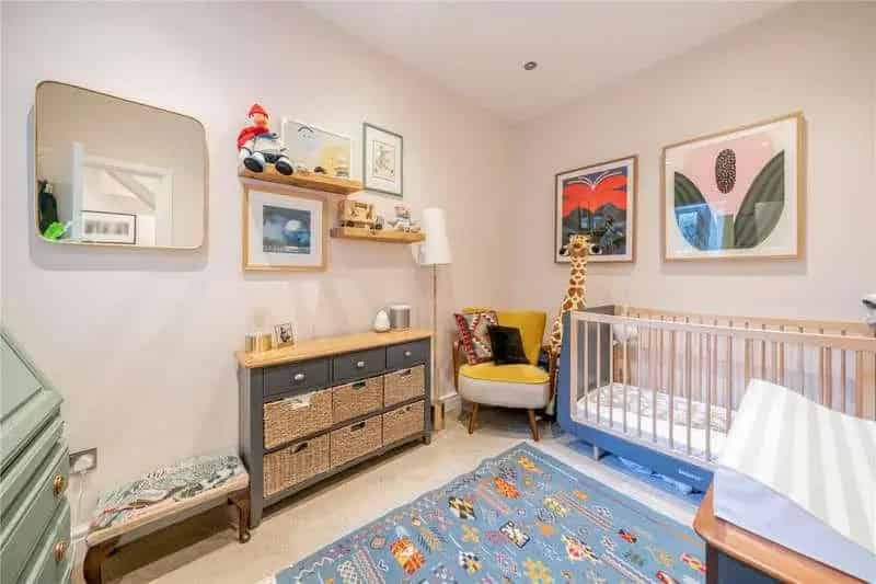 2 bed flat for sale