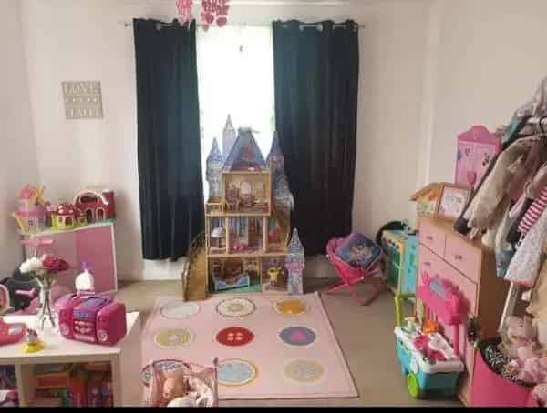 New Build Property with Large Bedrooms and Potential for Three