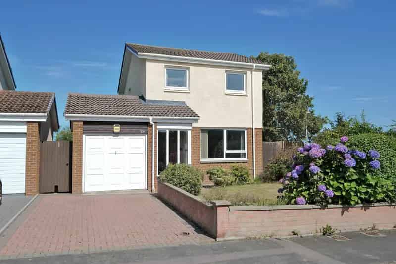Spacious 3-Bed Detached House in Bridge of Don
