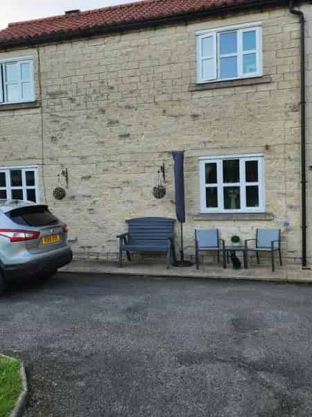 Helmsley House 1 Double 2 Smaller Bedrooms Parking Garden