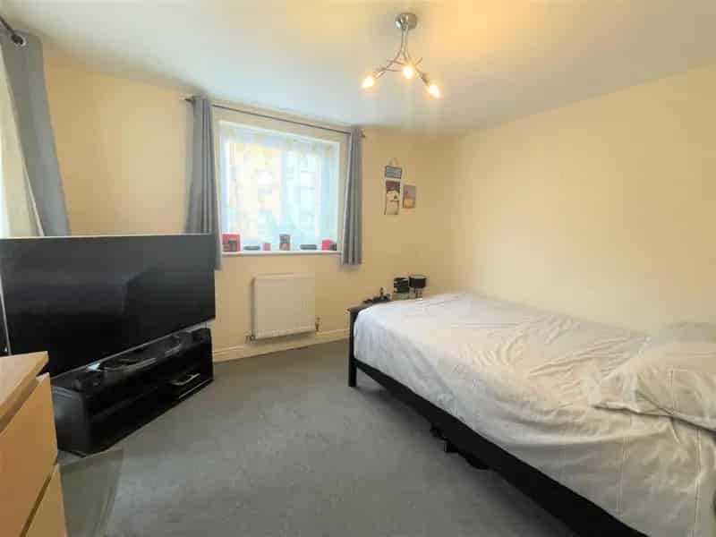2 Bedroom Flat To Rent Available August 29 2025