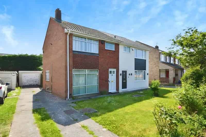 3 Bedroom Semi Detached House For Sale